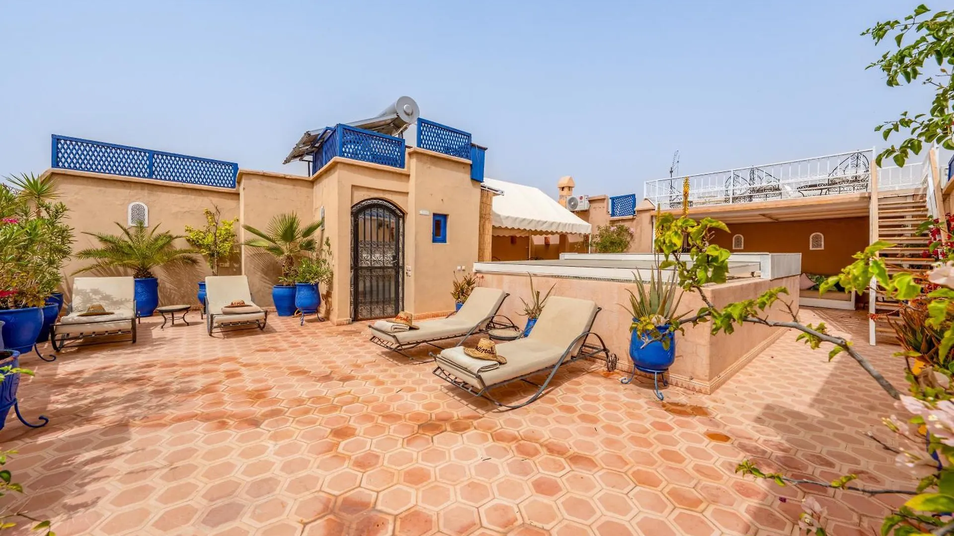 Riad Awinati Location Privatisee ,Piscine Chauffee , Beau Rooftop Marakeş
