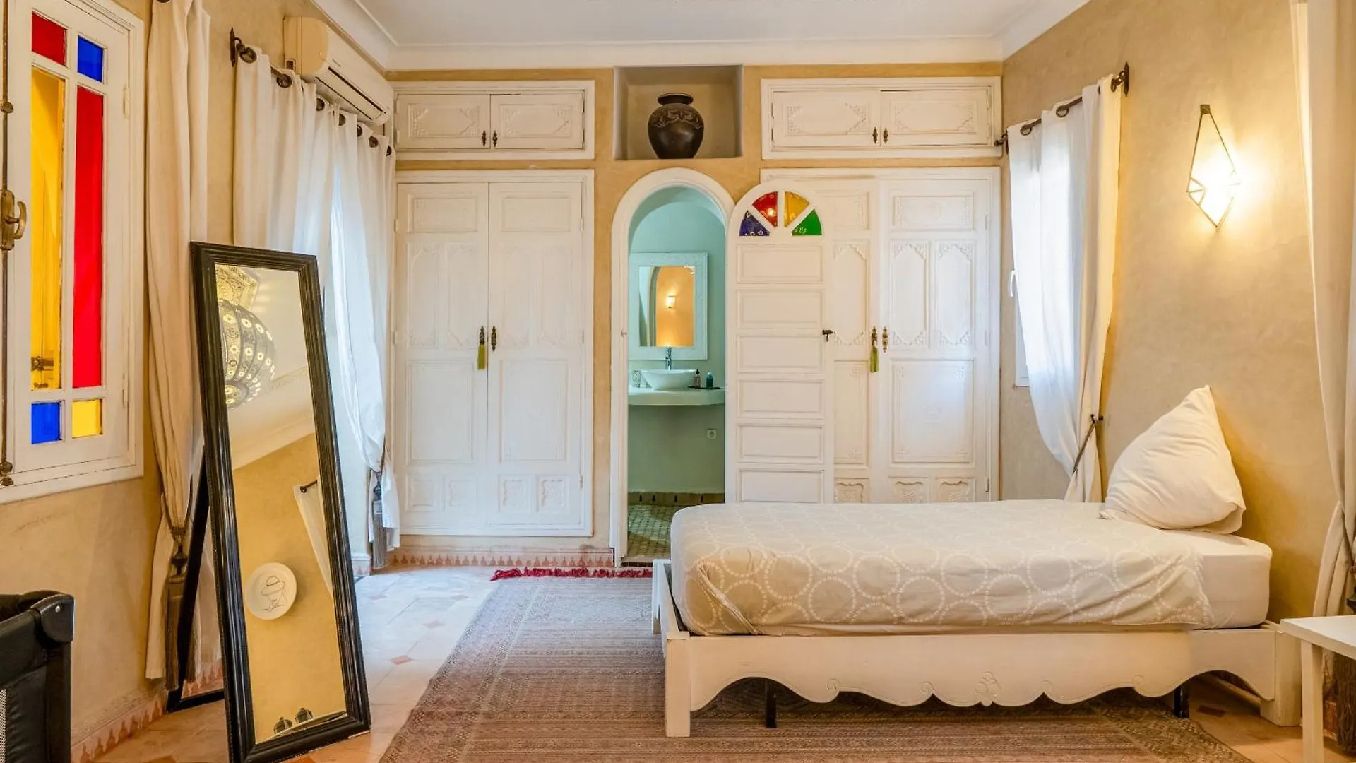 Riad Awinati Location Privatisee ,Piscine Chauffee , Beau Rooftop Marakeş 3*,  Fas