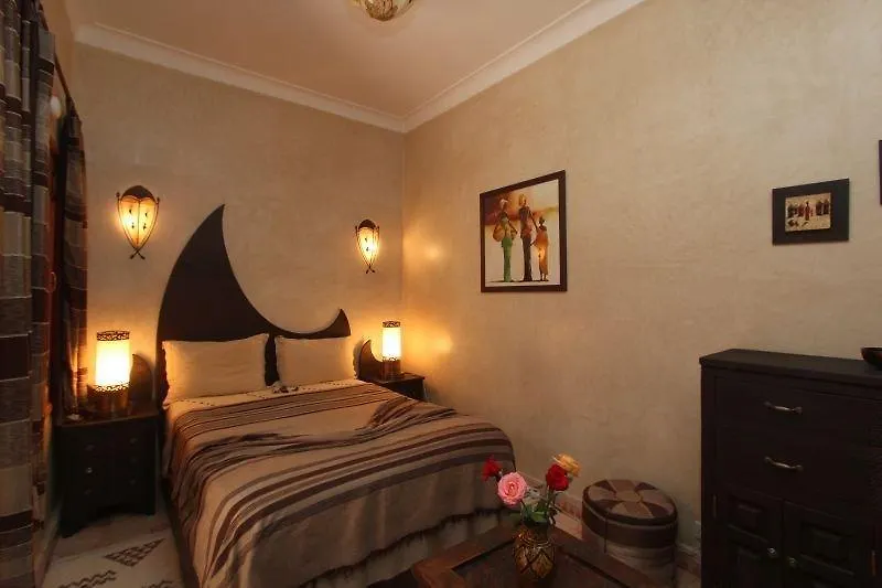 Riad Awinati Location Privatisee ,Piscine Chauffee , Beau Rooftop Marakeş Fas