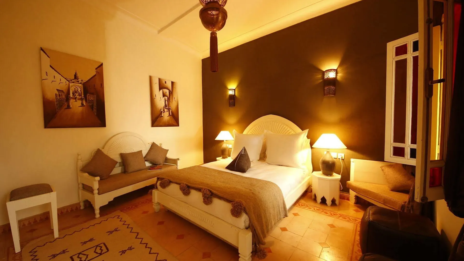 Riad Awinati Location Privatisee ,Piscine Chauffee , Beau Rooftop Marrakesh